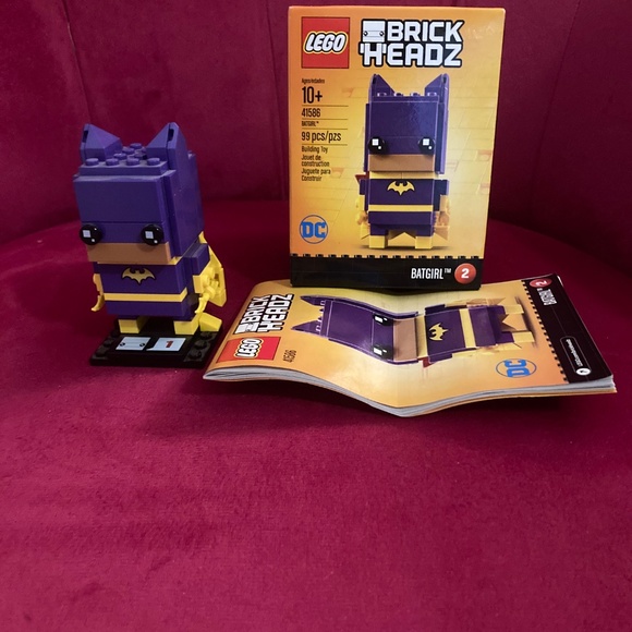 Lego Batman movie Brickheadz collection: Batman, Robin, Batgirl, and Joker - Picture 2 of 5